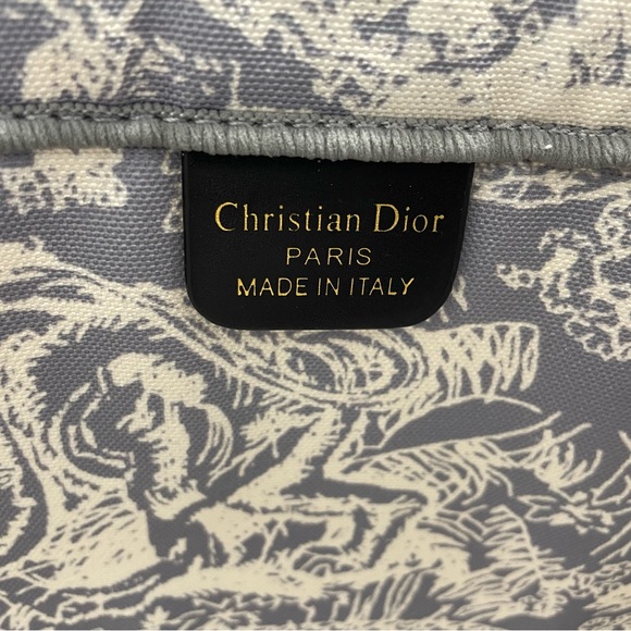 CHRISTIAN DIOR Canvas Embroidered Large Dioriviera Toile De Jouy Blue Book Tote - Picture 13 of 16
